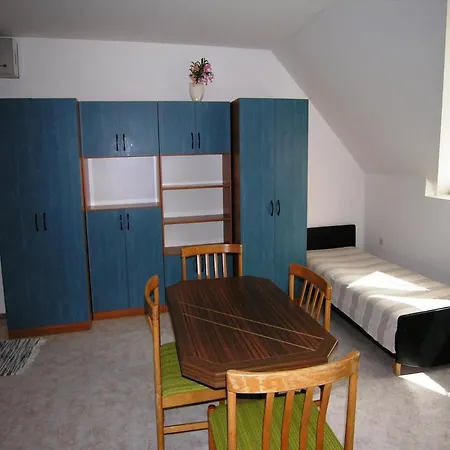 Holiday Szolo Utca-badacsonyors Ferienhaus *