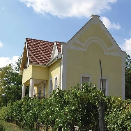 Holiday Szolo Utca-badacsonyors